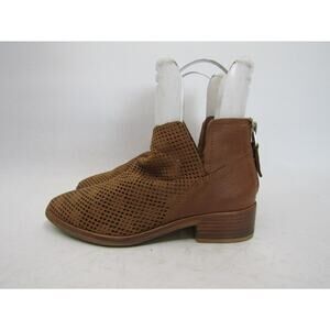 DV Dolce Vita Womens Size 8 M Brown Leather Zip Perforated Ankle Boots Bootie